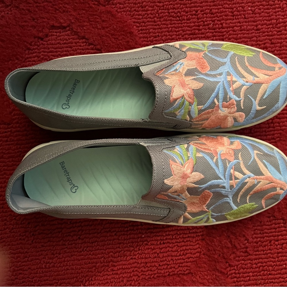 Women’s shoes like new